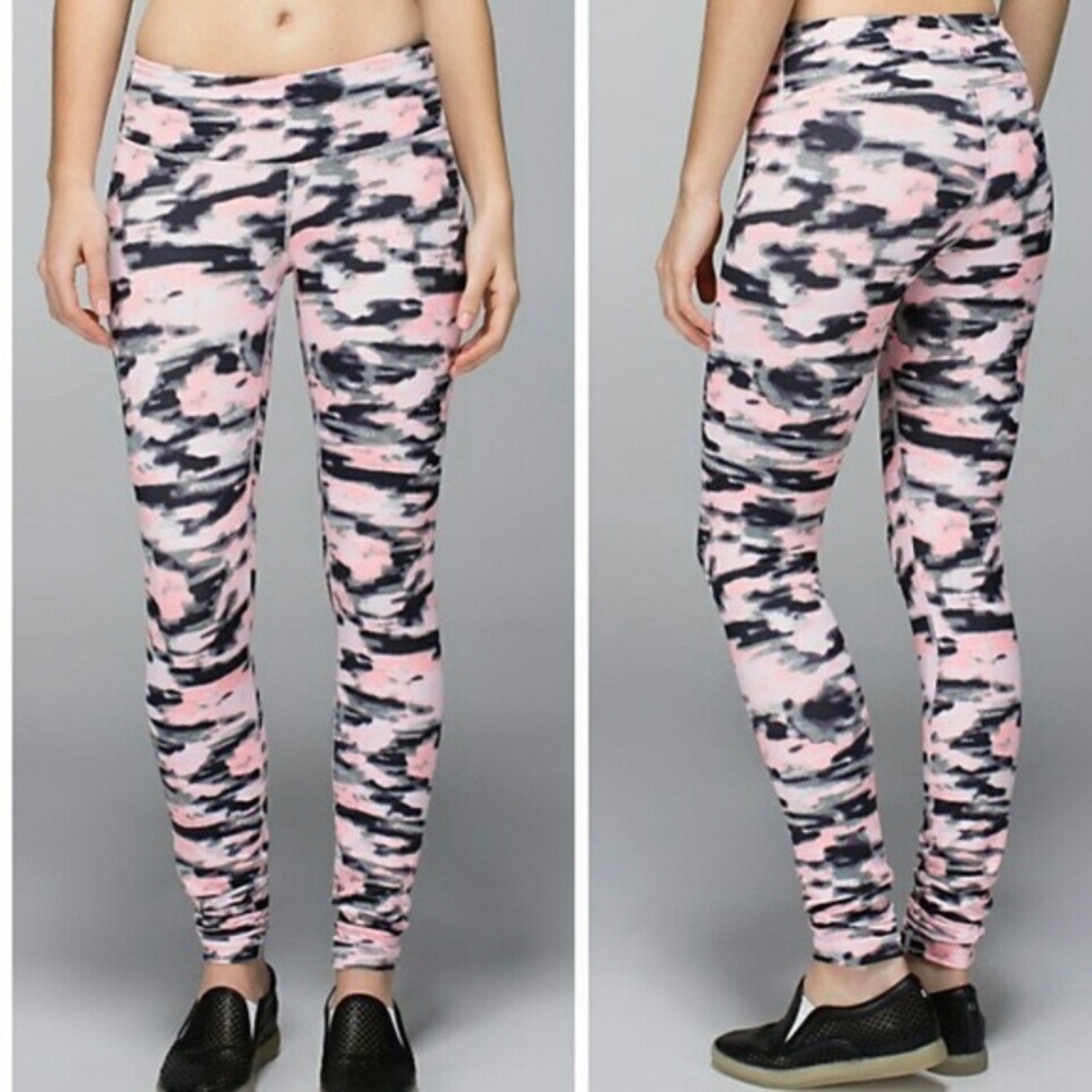 RARE Lululemon Wonder Under Pink Camo Leggings 6